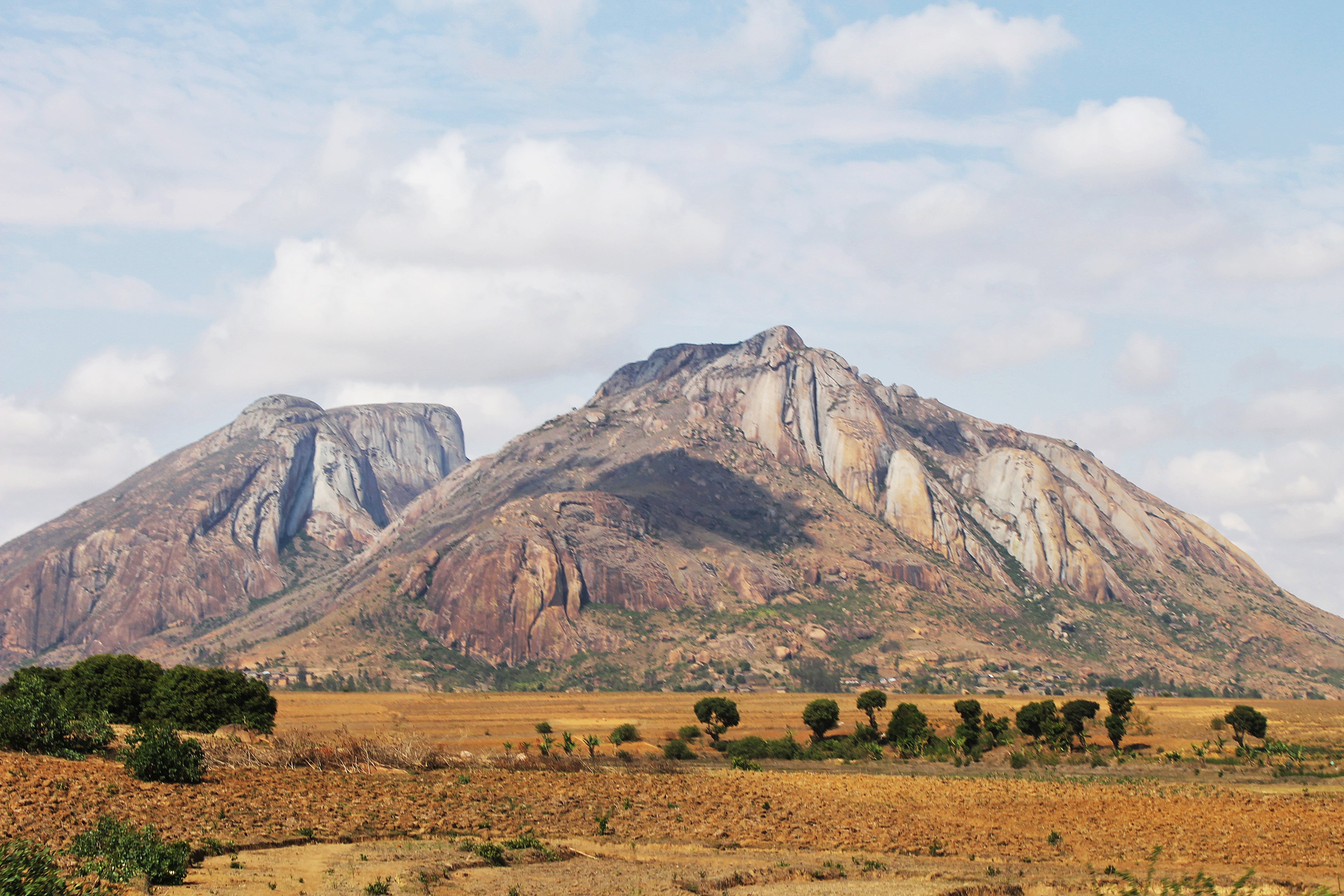 https://parcs-madagascar.com/wp-content/uploads/2025/04/pic-divohibe-min.jpg